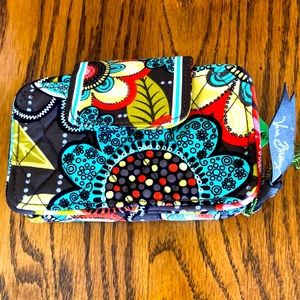Vera Bradley Smartphone Wristlet Flower Shower .Christmas Stocking Stuffer Gift
